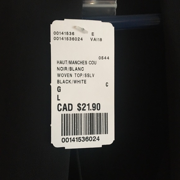 Forever 21 Collared Cropped Short Sleeved Blouse - Picture 3 of 4